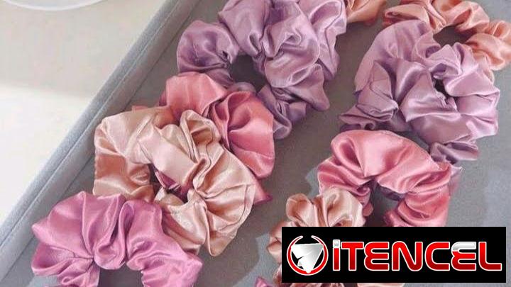 *12 gomas de Pelo de Satén* Elegantes, suaves y con excelente elasticidad. Perfectas para cuidar tu cabello con estilo y