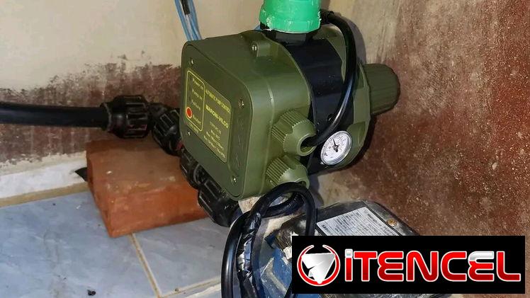 Montaje de equipos de presión automáticos y motor en cisterna ladrón de agua