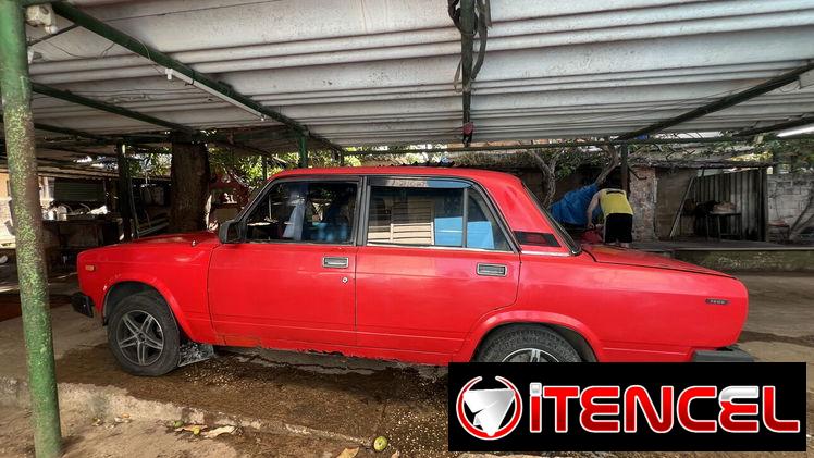 Se vende LADA 2105