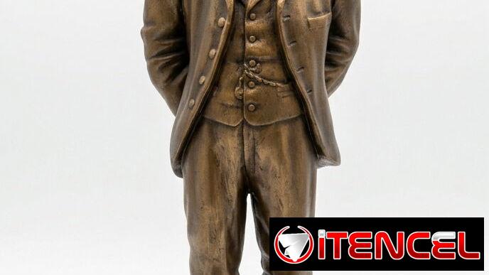 Estatua del centenario de José Martí 33cm de alto artista Manuel Fidalgo