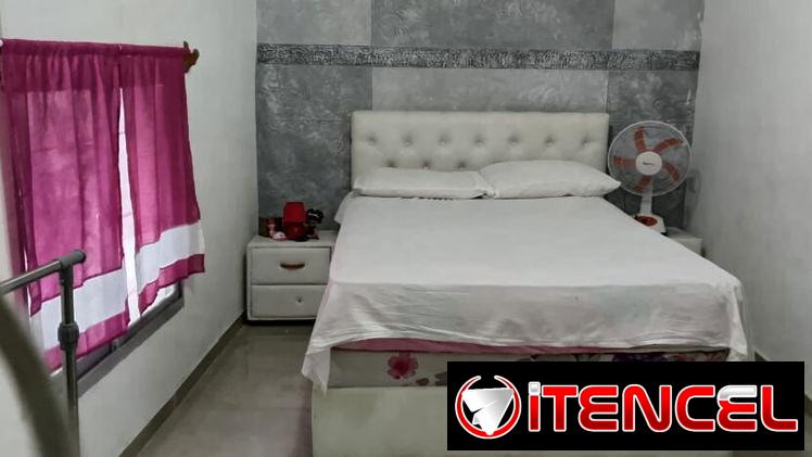 Vendo mi casa puerta calle con piscina