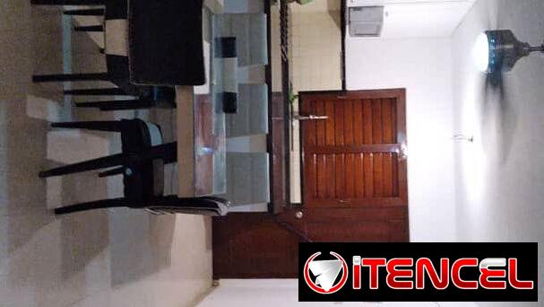 📱 Residencia de Lujo Remodelada con Máxima Seguridad y Jardín Espacioso