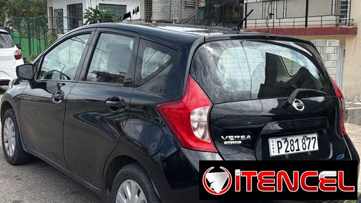 Vendo o negocio Nissan versa, 2015 automatico