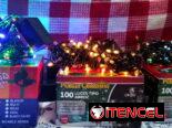 Luces multicolores y blancas y rojo neón