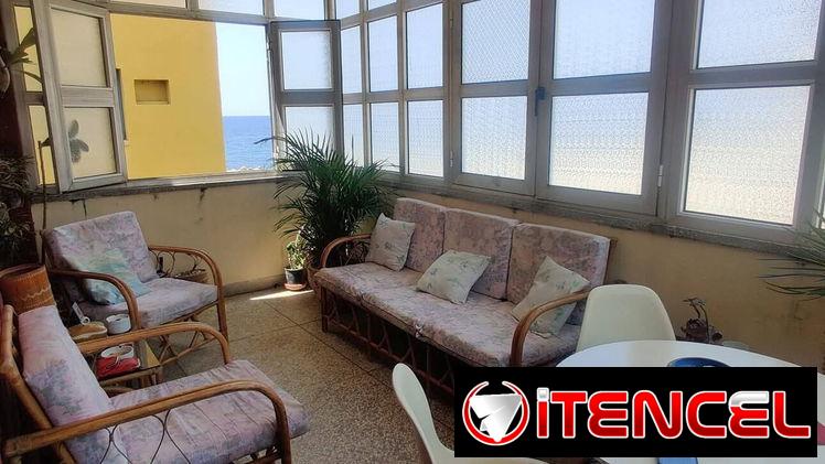 En venta dos grandes aptos en tercer y último nivel con azotea libre de un edificio en Miramar !!!