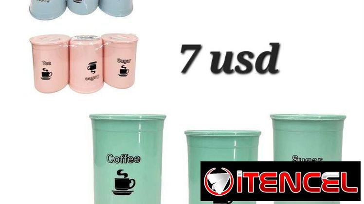 Juego de 3 envases. Plástico engomado