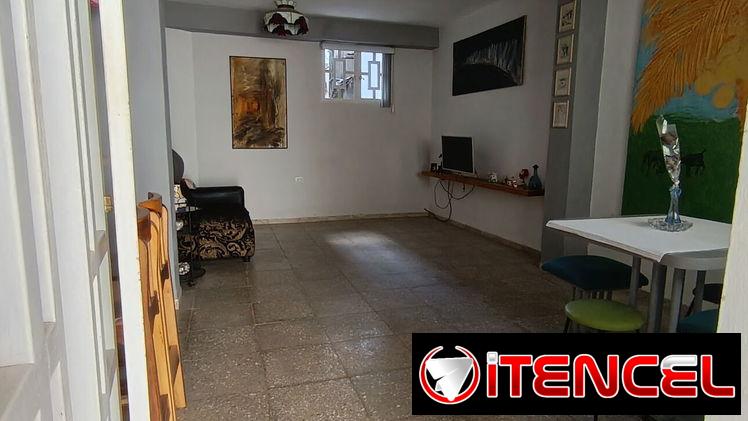 Casa de 2/4 en el vedado, Planta baja.