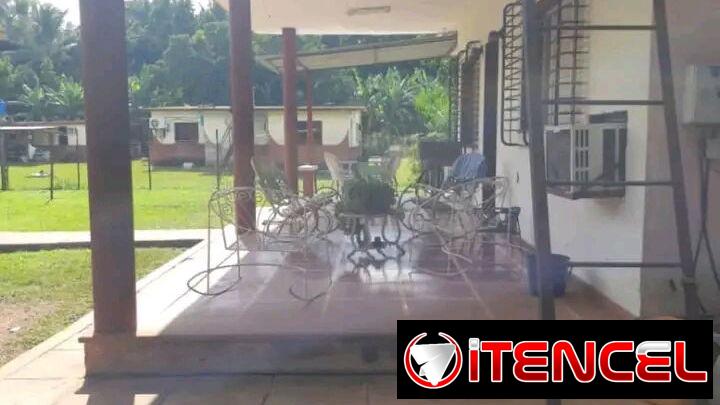 Hermosa casa Finca Con piscina  de más de 5mil m2 😳
