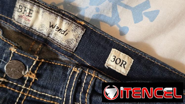Pantalones de mezclilla elastizado