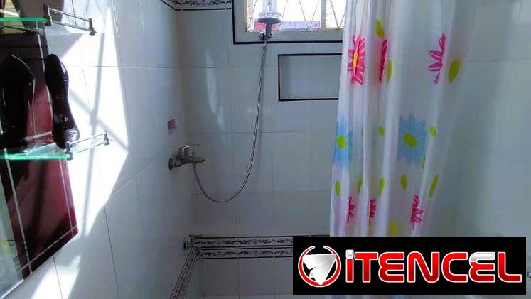 RENTO APARTAMENTO  EN PLAZA A UNA CUADRA DE LA UNIVERSIDAD DE LA HABANA( ZONA NO AFECTADA POR LA CORRIENTE) , DE DOS HAB