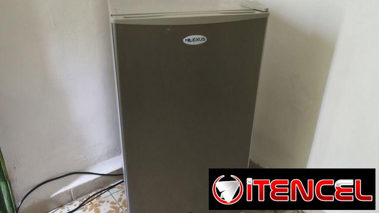 Se Vende minibar milexu 180usd