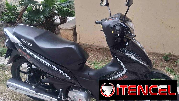 Moto Semi Automática 110cc