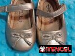 Zapatos de bebé hembra