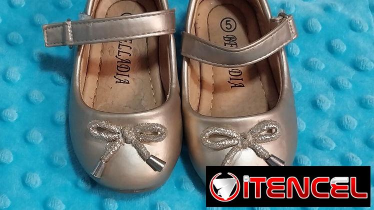 Zapatos de bebé hembra