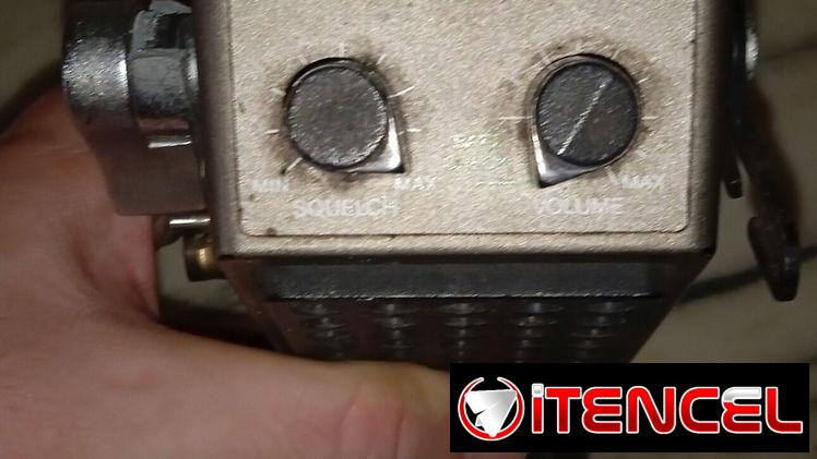 Radio de comunicación antiguo marca Sony ICB-1000W
