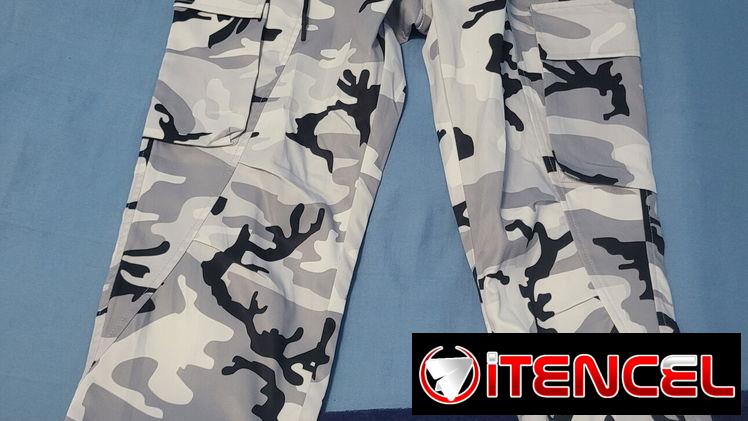 Pantalón de camuflaje con bolsillo
