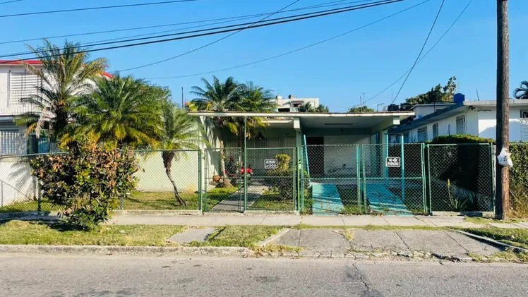 casa independiente Avenida Vento