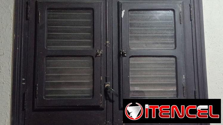 COMPROO VENTANA DE MADERA O DE ALUMINIO DE 1.12 METROS DE ANCHO X 0.90CM DE ALTO–#–55398589 DE DOS HOJAS QUE ABRAN HAC