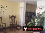 Se vende casa a una cuadra de la calzada de 10 de octubre