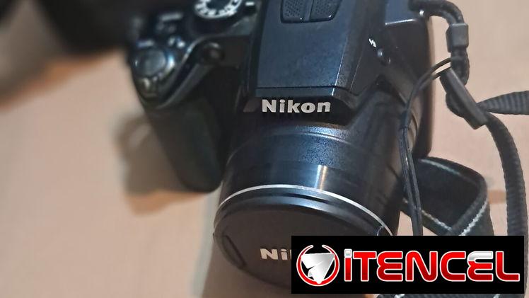 Vendo Camara Nikon con todos los accesorios Tripode, Bolso y más