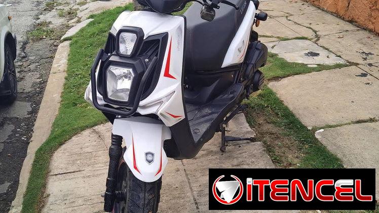 Renta de moto automática 4t 150 cc