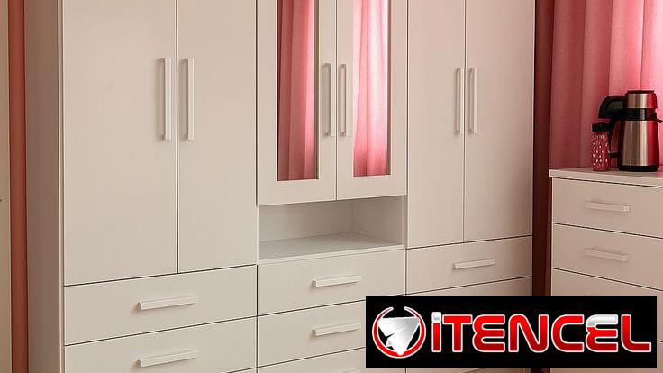 Cuarto de vestidor y espacio minimalista