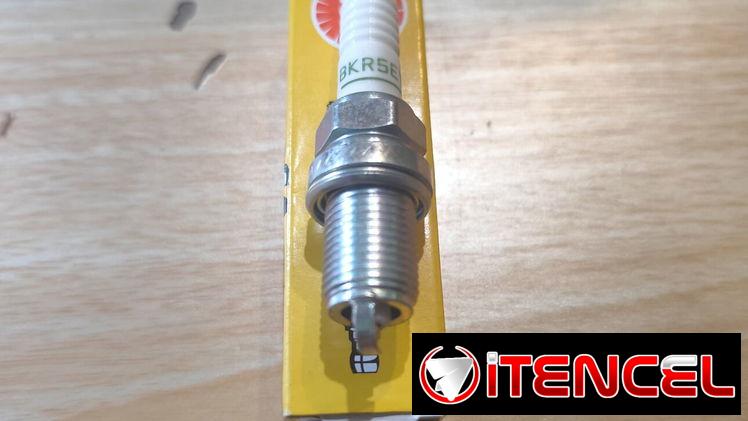 Bujía NGK 14 mm larga hexágono 16 para carros modernos