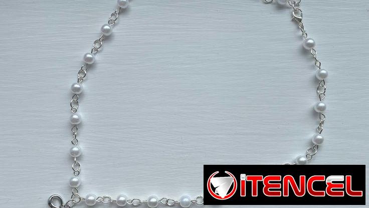 Collares para todo tipo de ocasión: perlas, caracoles, cadenas, dorados, plateados, estrellas