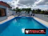 Casa con piscina en Guanabo