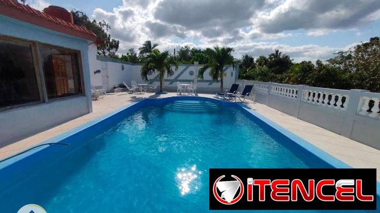 Casa con piscina en Guanabo