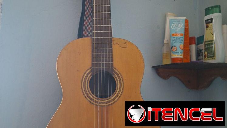 Guitarra criolla 30 usd