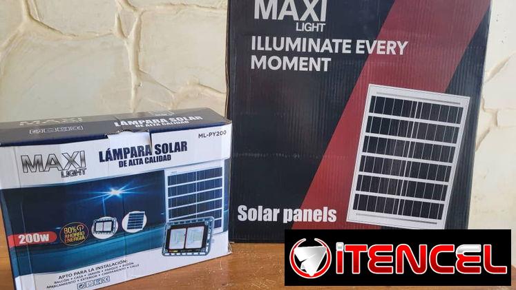 🔆 Reflector Solar LED 200W Maxi Light  Luz Blanca fría, potente y confiable para exteriores.