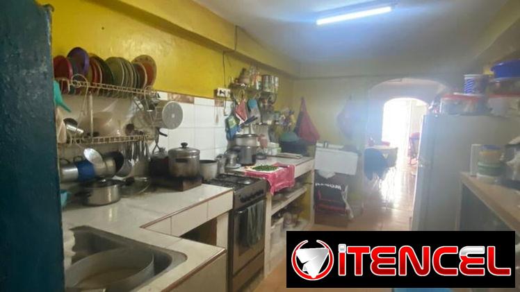 *1🏡Vendo Casa en Centro Habana*          ^  *Características* * A 2 cuadras de la avenida Belascoain   *Consta de:* Pri