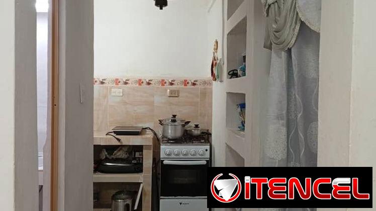 Vendo un apartamento en el reparto Camilo Cienfuegos Habana del este 1piso de 2h no se va la corriente