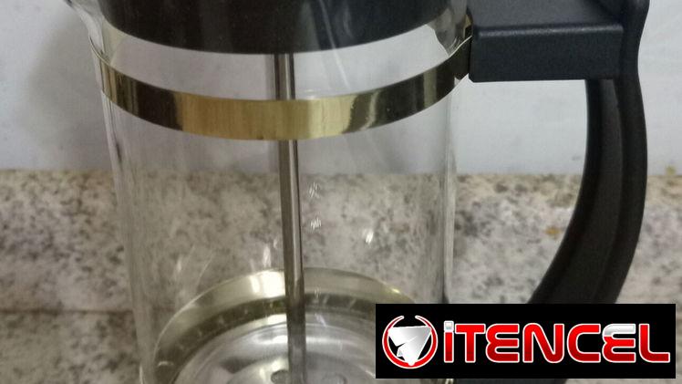 Cafetera de émbolo o francesa o espumero