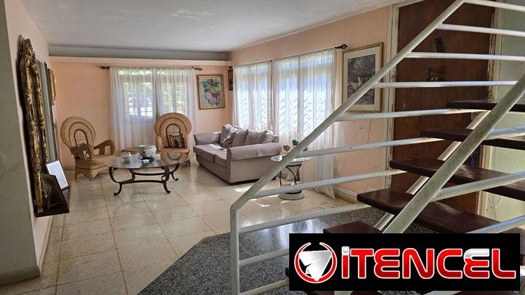 Casa 5/4, garaje, terreno, Siboney, Playa (P-53)