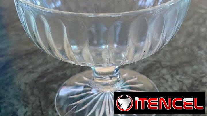 Copas y vaso antiguo