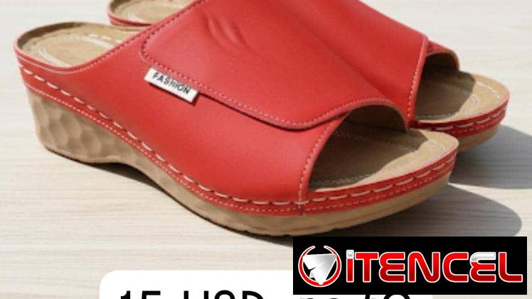 Tenis 2 modelos y sandalias rojas