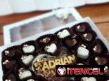 Cajas de regalo con 20 bombones de chocolates más un chocomensaje