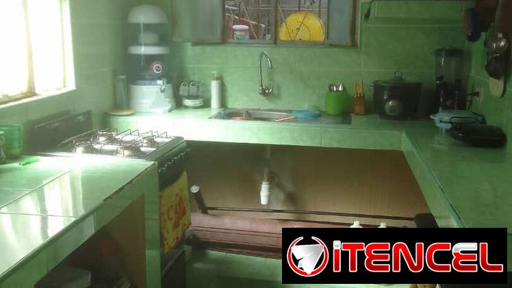 En venta linda casa independiente estilo colonial con espacio para garaje en excelente zona de Santos Suárez.