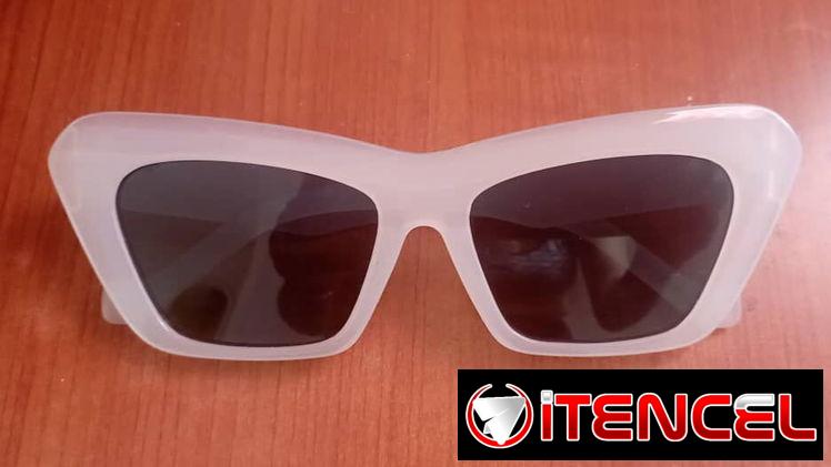 Vendo espejuelos de mujer