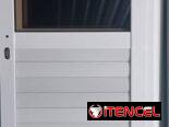 Puertas de alta gama en calidad.material acero cromado y marquetería original de aluminio y cristal