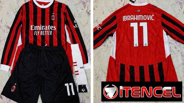 Pullover y traje de futbol