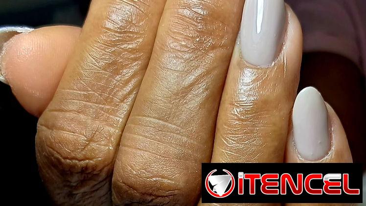 Manicura profesional en tecnicas de acrilico y gel