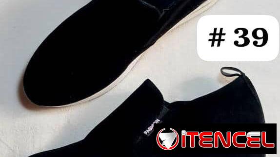 Tenis negros de mujer