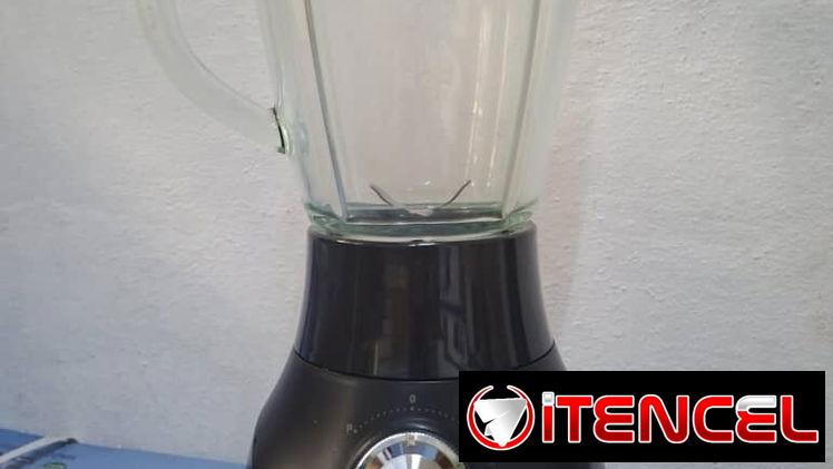 Batidora con vaso de vidrio