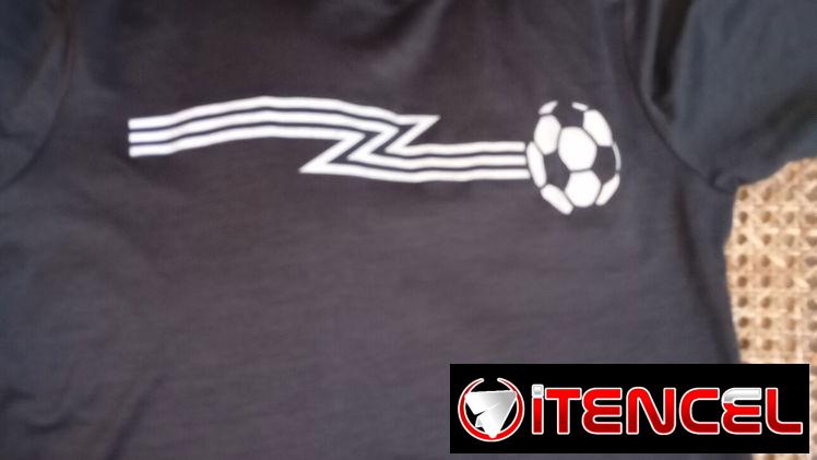Se venden tres pullovers para niño o adolescentes( talla 14-16)