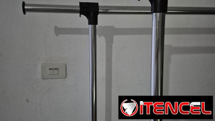 Perchas 64 pulgadas Alto x 47 pulgadas ancho