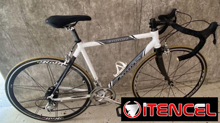 Bicicleta de ruta de aluminio y fibra de carbono