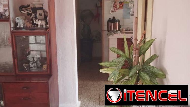 Venta de apartamento en Alamar, se deja con todo